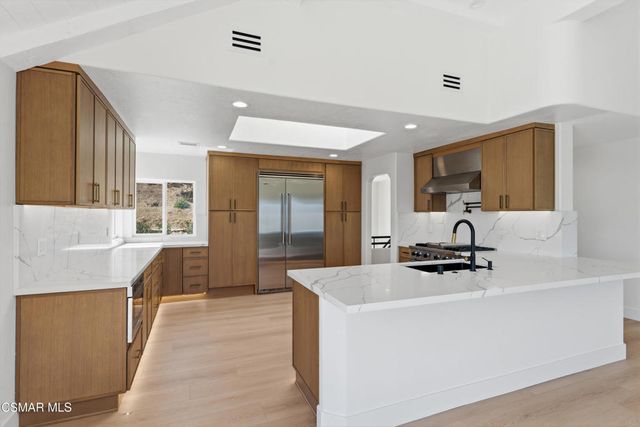 6022 Cielo Vista Court, Camarillo, CA 93012