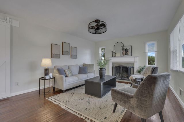 601 Morse Road, Columbus, OH 43214