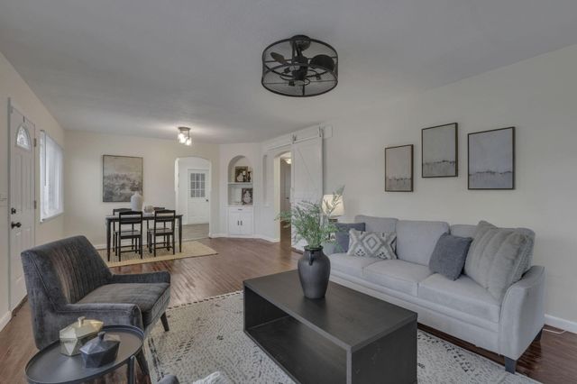 601 Morse Road, Columbus, OH 43214