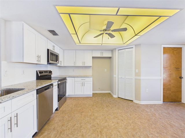 10482 S CLINT LOOP, Floral City, FL 34436
