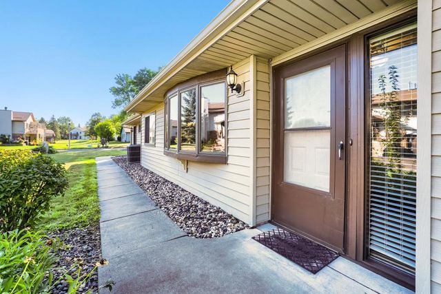 3743 Goodwin Avenue N, Oakdale, MN 55128