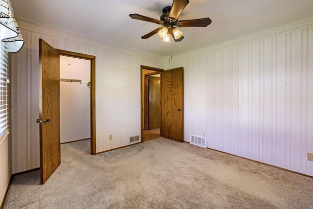 3743 Goodwin Avenue N, Oakdale, MN 55128