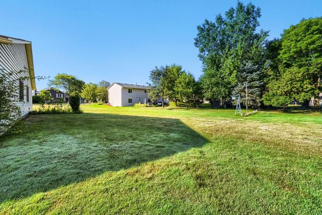 3743 Goodwin Avenue N, Oakdale, MN 55128