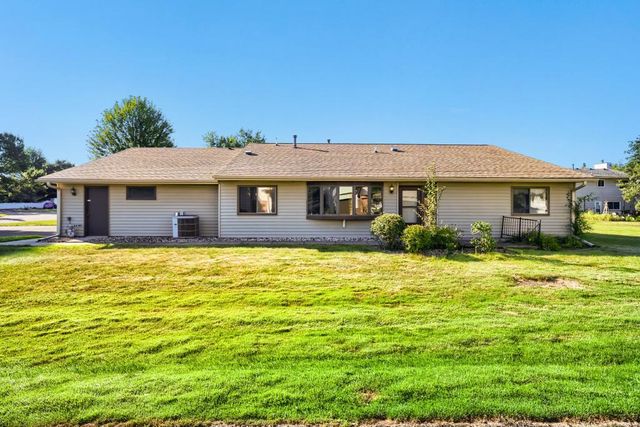 3743 Goodwin Avenue N, Oakdale, MN 55128