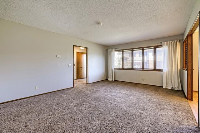 3743 Goodwin Avenue N, Oakdale, MN 55128