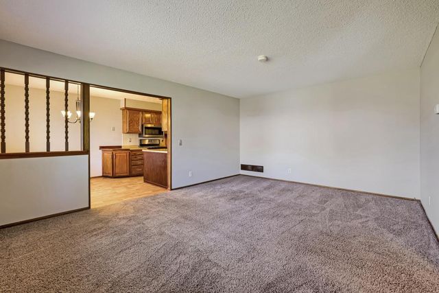 3743 Goodwin Avenue N, Oakdale, MN 55128