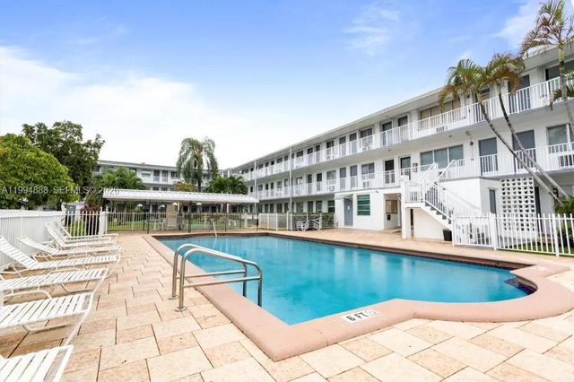 15600 NE 6th Ave 26B, Miami, FL 33162