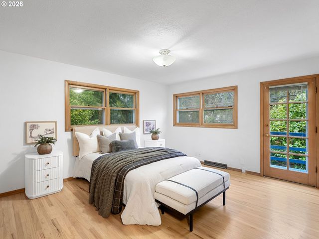 1760 KILKENNY Dr, Lake Oswego, OR 97034