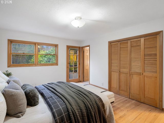 1760 KILKENNY Dr, Lake Oswego, OR 97034