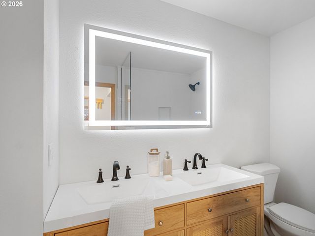 1760 KILKENNY Dr, Lake Oswego, OR 97034