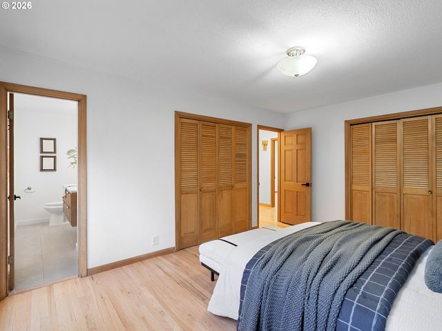 1760 KILKENNY Dr, Lake Oswego, OR 97034