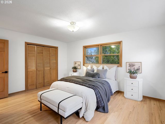 1760 KILKENNY Dr, Lake Oswego, OR 97034