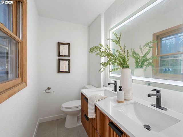 1760 KILKENNY Dr, Lake Oswego, OR 97034