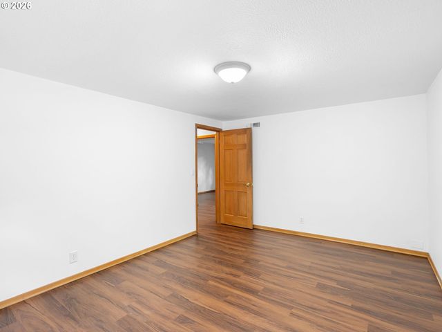 1760 KILKENNY Dr, Lake Oswego, OR 97034