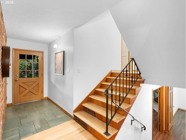 1760 KILKENNY Dr, Lake Oswego, OR 97034