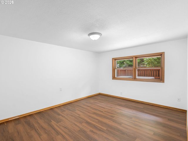 1760 KILKENNY Dr, Lake Oswego, OR 97034