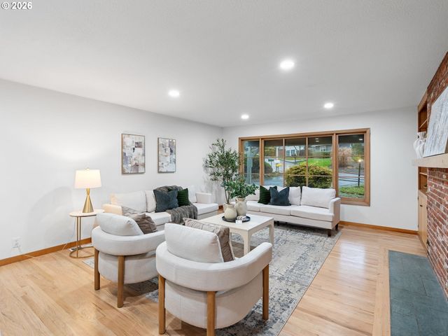 1760 KILKENNY Dr, Lake Oswego, OR 97034