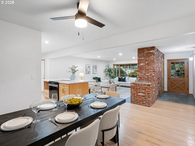 1760 KILKENNY Dr, Lake Oswego, OR 97034