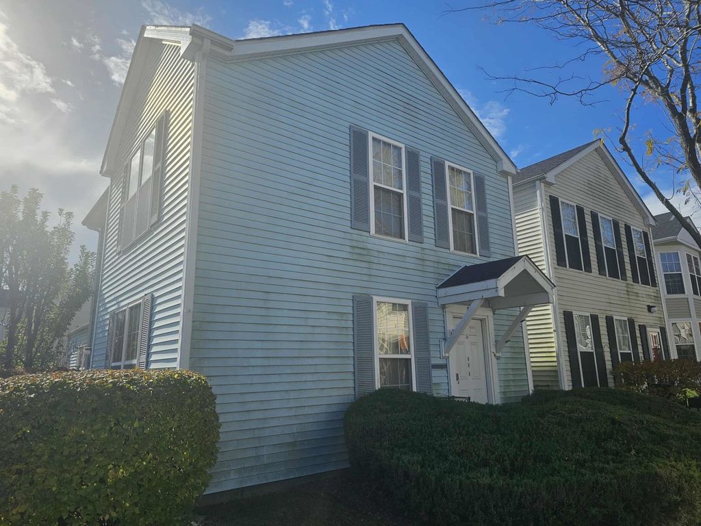 863 Symphony Drive 863, Aurora, IL 60504