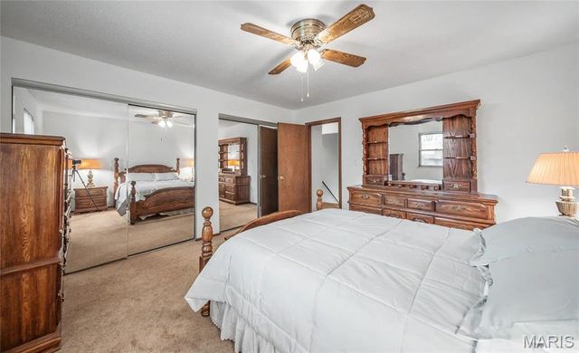 11863 Charlemagne Drive, Maryland Heights, MO 63043