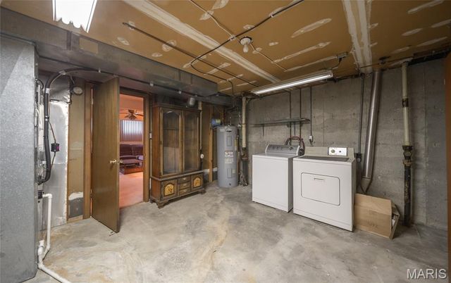 11863 Charlemagne Drive, Maryland Heights, MO 63043