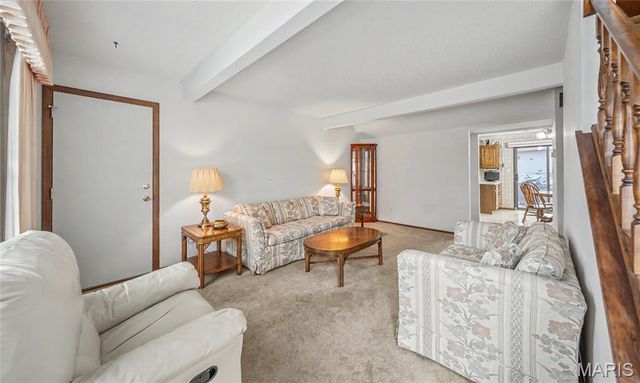 11863 Charlemagne Drive, Maryland Heights, MO 63043