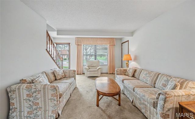 11863 Charlemagne Drive, Maryland Heights, MO 63043