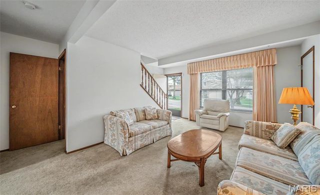 11863 Charlemagne Drive, Maryland Heights, MO 63043