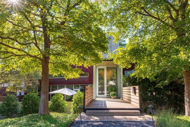 709 Kessler Woods Trail, Dallas, TX 75208