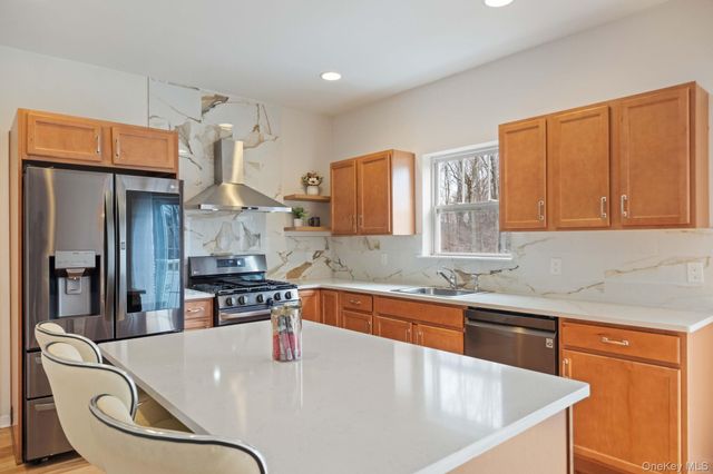 24 Knoll Crest Court, Cornwall, NY 12518