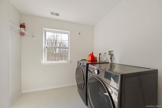 24 Knoll Crest Court, Cornwall, NY 12518