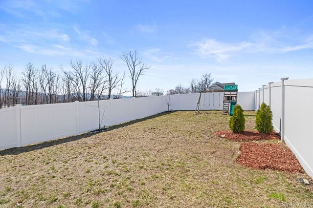 24 Knoll Crest Court, Cornwall, NY 12518