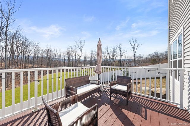 24 Knoll Crest Court, Cornwall, NY 12518