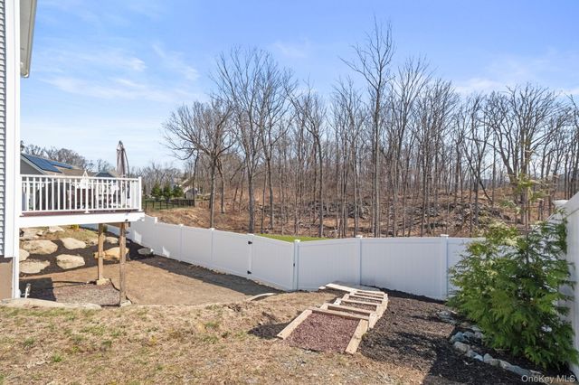 24 Knoll Crest Court, Cornwall, NY 12518