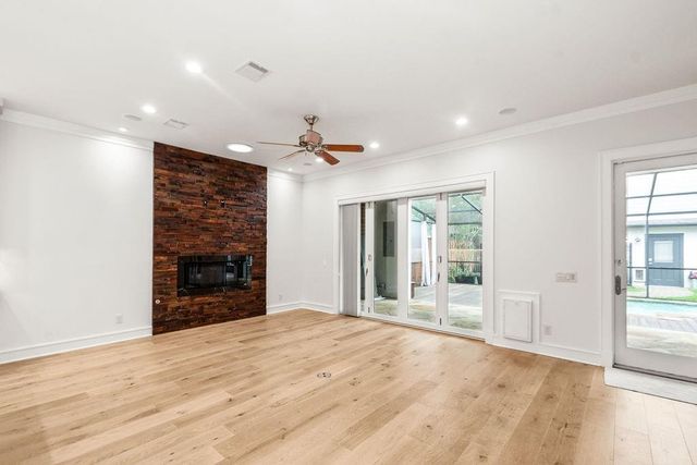 1024 Waverly Street, Houston, TX 77008