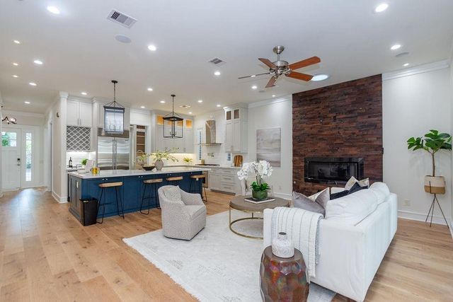 1024 Waverly Street, Houston, TX 77008