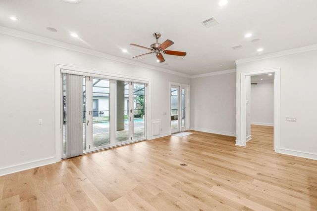 1024 Waverly Street, Houston, TX 77008