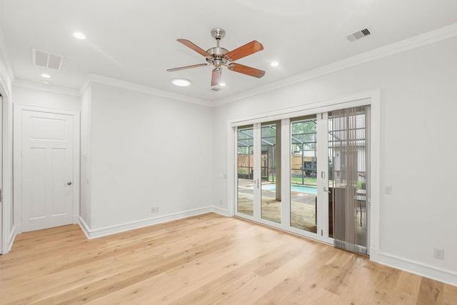 1024 Waverly Street, Houston, TX 77008