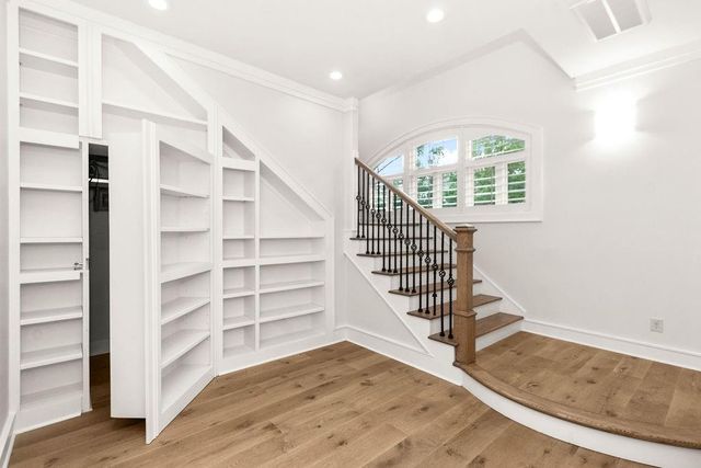 1024 Waverly Street, Houston, TX 77008