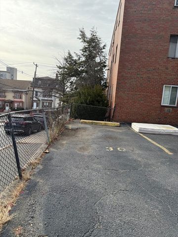 215 Washington Ave 9, Chelsea, MA 02150