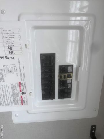 344 Boyne St, New Hudson, MI 48165