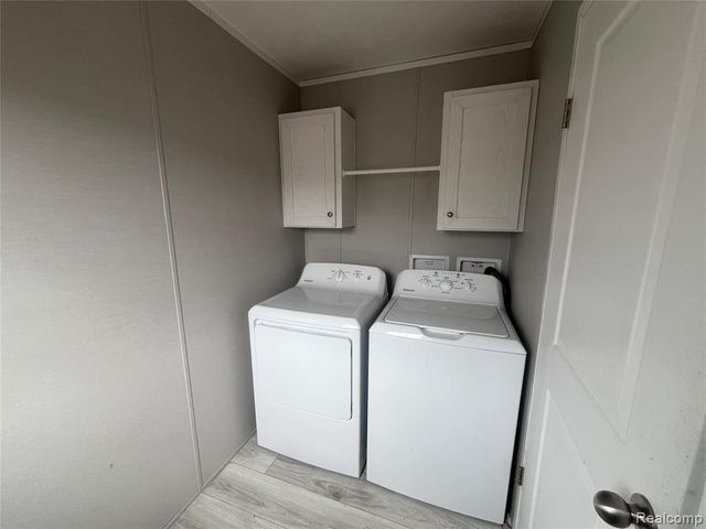 344 Boyne St, New Hudson, MI 48165