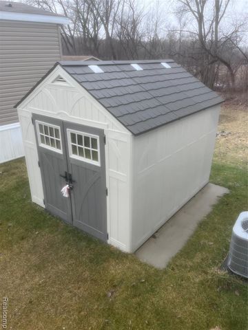 344 Boyne St, New Hudson, MI 48165