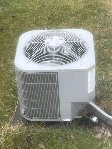 344 Boyne St, New Hudson, MI 48165