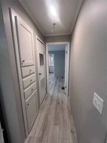 344 Boyne St, New Hudson, MI 48165