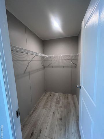 344 Boyne St, New Hudson, MI 48165