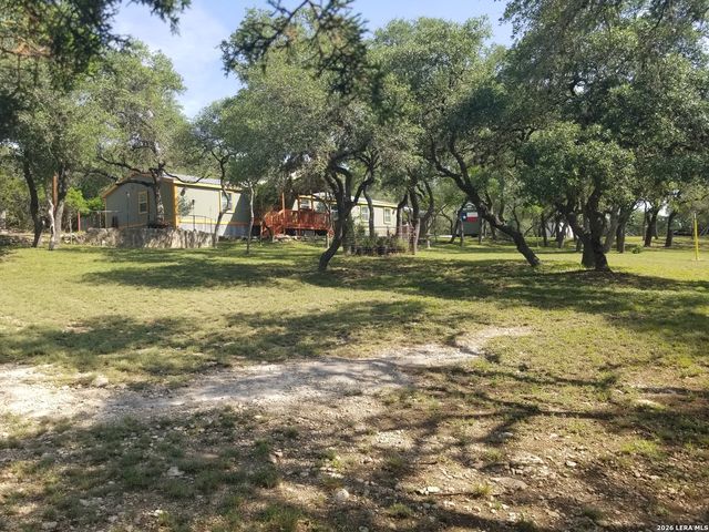 177 Laurel Ridge Dr, Lakehills, TX 78063
