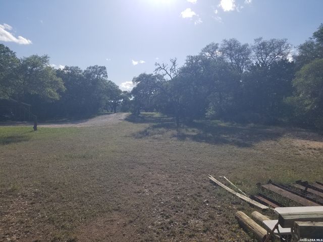177 Laurel Ridge Dr, Lakehills, TX 78063