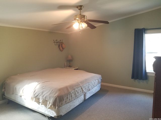 177 Laurel Ridge Dr, Lakehills, TX 78063