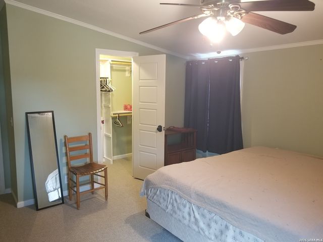 177 Laurel Ridge Dr, Lakehills, TX 78063